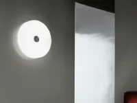 Lampada da parete stile Moderno Mini button Flos con forte sconto