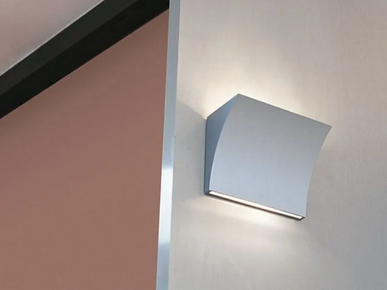 Lampada da parete stile Design Pochette alluminio a Flos a prezzi outlet