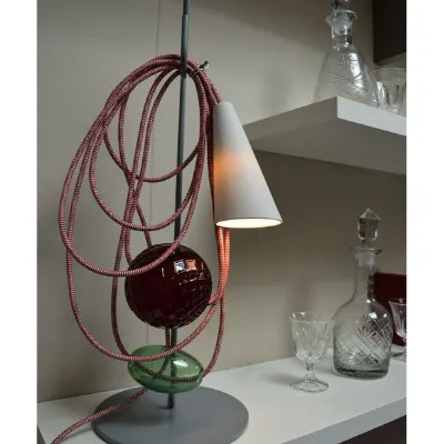 Lampada da tavolo in metallo Filo Foscarini a prezzo Outlet