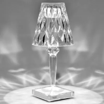 Lampada da tavolo Kartell a prezzo scontato. Ideale per l'architetto.