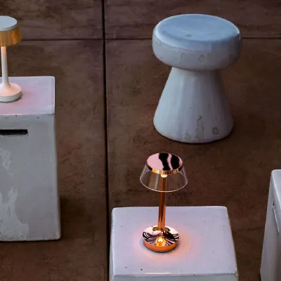 Lampada da tavolo stile Moderno Bon jour unplugged Flos con forte sconto