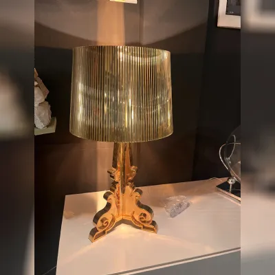 Lampada da tavolo stile Moderno Bourgie Kartell scontato