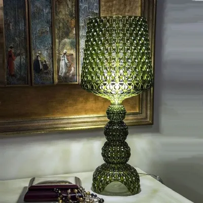 Lampada da tavolo Kartell Kabuki, prezzo scontato! Acquista ora!