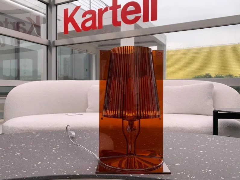 Scopri la lampada da tavolo Take Kartell in offerta! Prezzo Outlet!