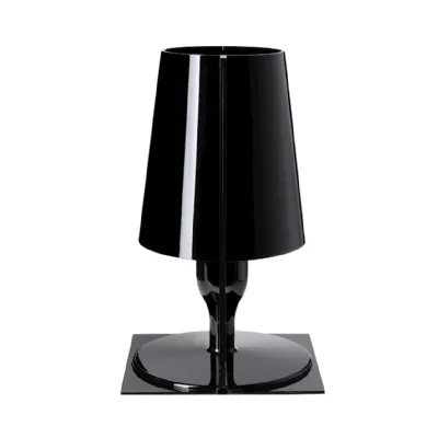 Lampada da tavolo Take nero q8 Kartell con un ribasso esclusivo