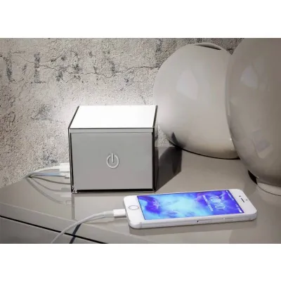 Lampada da tavolo Vesta Design dimmerabile USBOX a prezzo Outlet