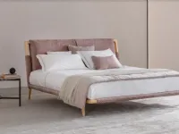 Scopri il Letto Gaud di Flou con uno sconto del 20%! Un design unico in legno per una camera da letto da sogno.