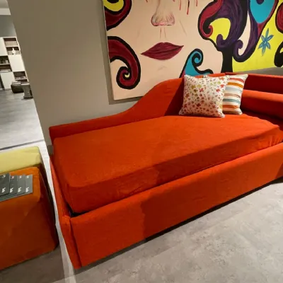Letto imbottito con giroletto Maya Twils a prezzo ribassato