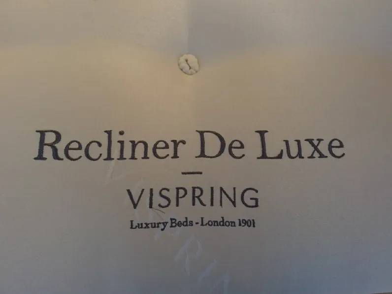 Letto imbottito con giroletto Recliner de luxedi Vispringa prezzo scontato