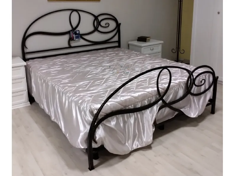 Letto matrimoniale classico Capriccio Cosatto a prezzo ribassato