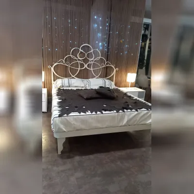 Letto matrimoniale con gambe Bolero Pama letti a prezzo ribassato