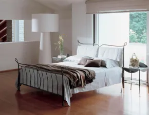 Letto matrimoniale con giroletto Goodman Barel letti a prezzo ribassato