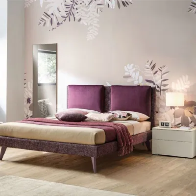 Letto matrimoniale moderno Letto matrimoniale leila con cuscini in testata, finitura prugna e mirto Collezione esclusiva a prezzo scontato