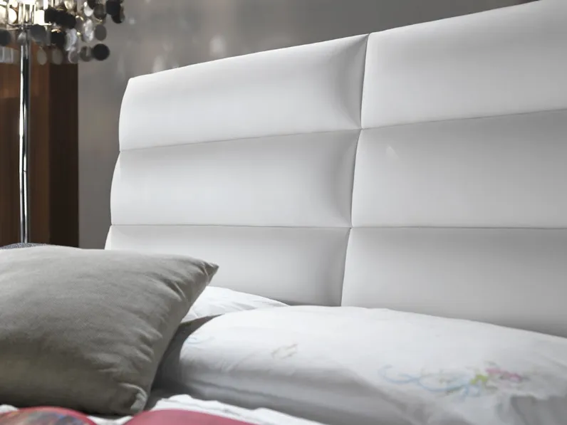 Letto matrimoniale Rodari Artigianale con uno sconto del 50%