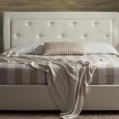 Letto imbottito con contenitore Chanel Artigianale a prezzo ribassato