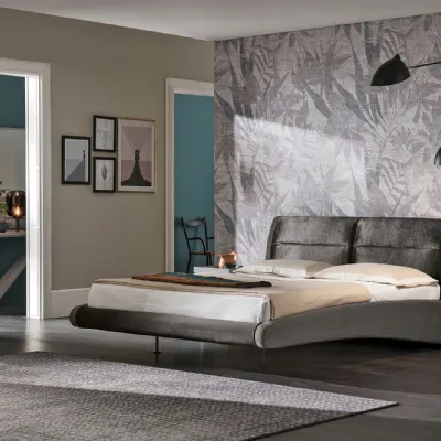 Letto moderno con gambe Stromboli king Mottes selection a prezzo ribassato