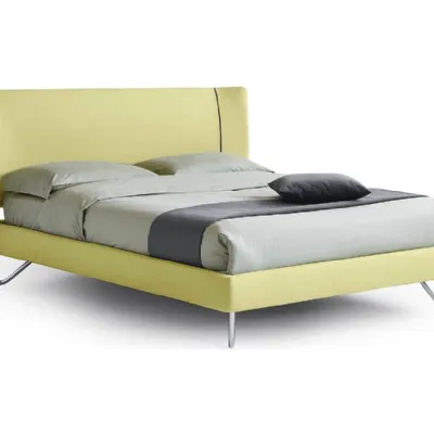 Letto matrimoniale con gambe Hug 02 * Noctis a prezzo scontato