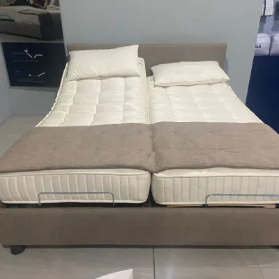 Letto matrimoniale con giroletto Notturno 2 Flou a prezzo ribassato