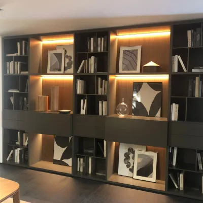 Libreria Wall system in stile design di Poliform in OFFERTA OUTLET 