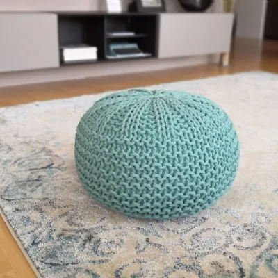 Pouf in tessuto Lavorato a maglia a marchio Collezione esclusiva a prezzo ribassato