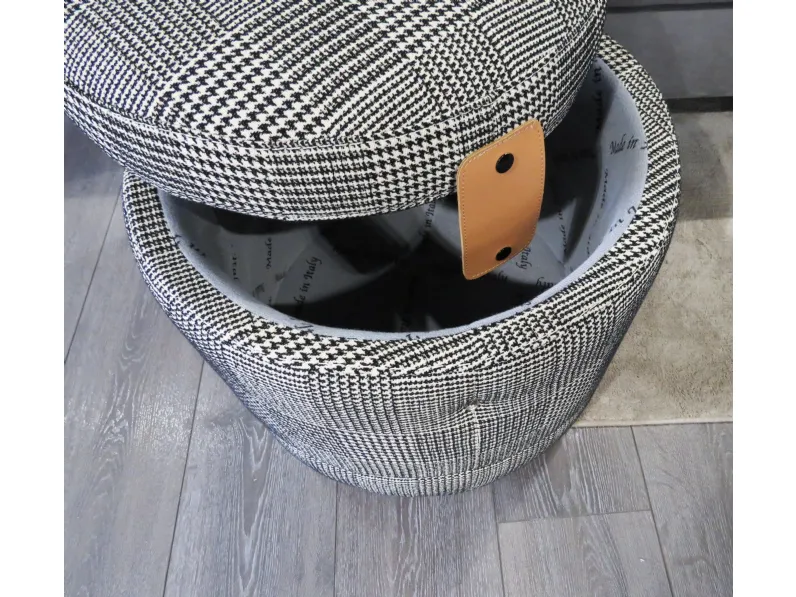 Pouf modello Tonder Egoitaliano in offerta