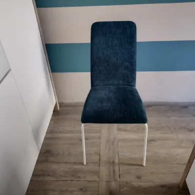 Alice Sedit: sedia con schienale alto a prezzo scontato! Ottima per arredare interni.