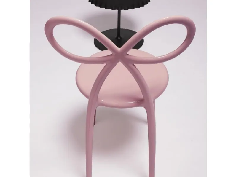 Sedia Queeboo modello Ribbon chair 