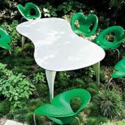 Sedia Ripple  colore verde da giardino realizzata in plastica scontata del 45%