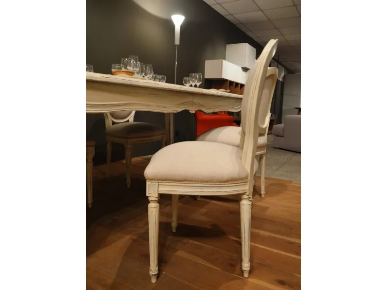 Sedie modello Luigi XVI  in legno massello di Produzione Artigianale rivestite in lino. offerta Outlet Mobilgross. Scontate del -42%