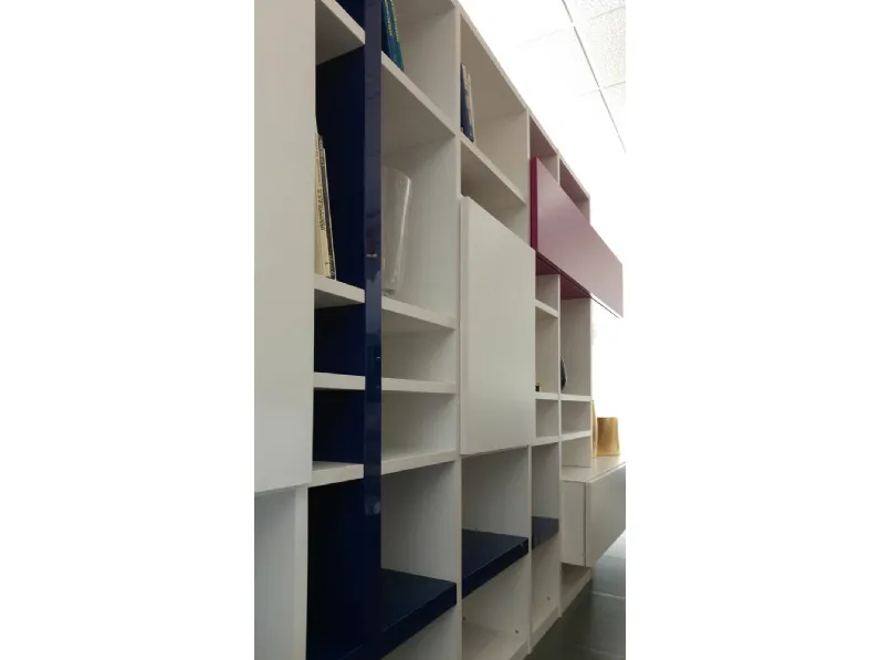 Libreria moderna in legno bianco 