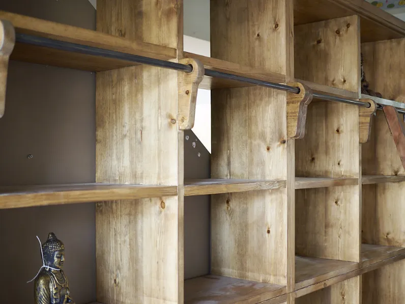 Libreria nature in legno massello india con scala in offerta