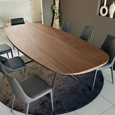 Scopri il Tavolo sagomato Random Ozzio con uno sconto del 30%! Design moderno ed elegante, perfetto per la tua casa.