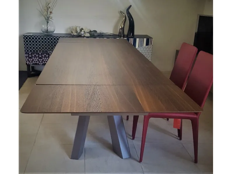 Scopri il Tavolo Big Table Bonaldo in legno allungabile scontato del 38%!