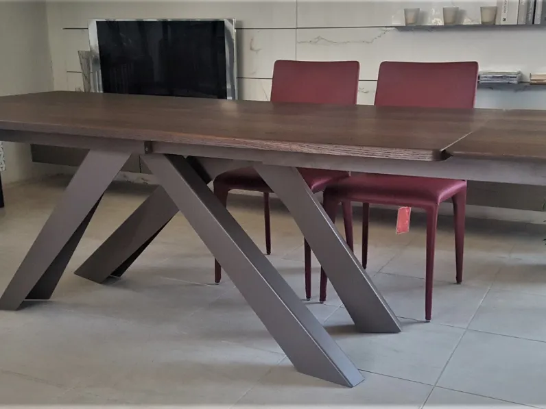 Scopri il Tavolo Big Table Bonaldo in legno allungabile scontato del 38%!