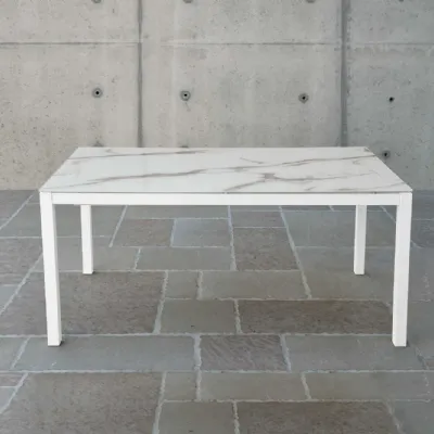 Tavolo rett. in ceramica, gress bianco Carrara. Mottes Selection in offerta.