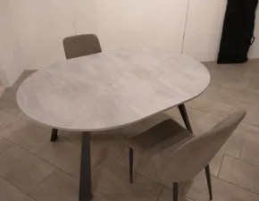 Tavolo in laccato rotondo Convivio Ozzio in offerta outlet