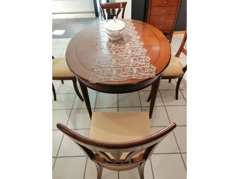 Tavolo in legno ovale Tavolo - 4 sedie Origine a prezzo ribassato