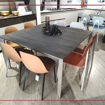 Tavolo quadrato in legno Diamante 140 di Point house in Offerta Outlet