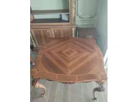Scopri il Tavolo Cadore in legno intarsiato, fisso e scontato del 70%.