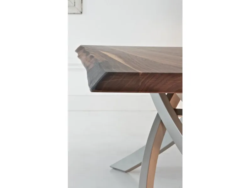 Tavolo Artistico Bontempi in legno. Sconto 39%. Per progettisti interni.