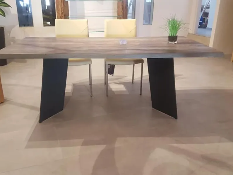 Tavolo in legno rettangolare Exentia Natisa a prezzo ribassato