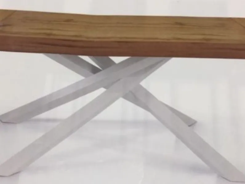 Tavolo in legno rettangolare Tavolo legno nodato Benedetti a prezzo ribassato