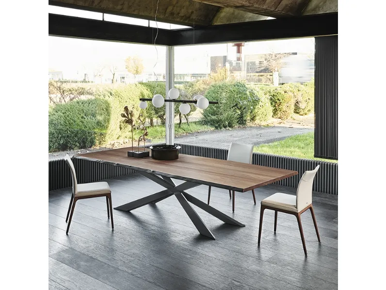 Scopri il Tavolo Spyder Wood di Cattelan Italia. Realizzato in legno,  perfetto per arredare la tua casa.