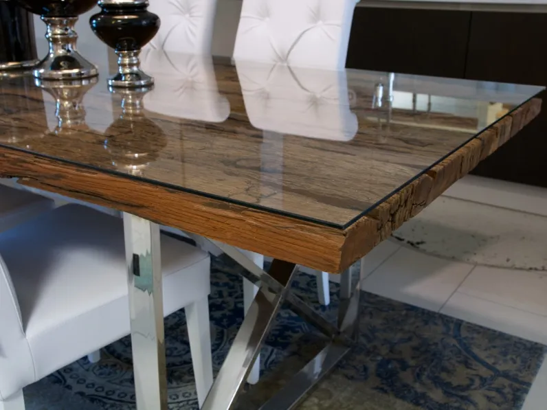 tavolo legno dettaglio piano e cristalo