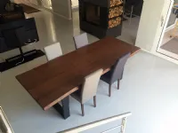 tavolo effetto tronco con gambe in metallo