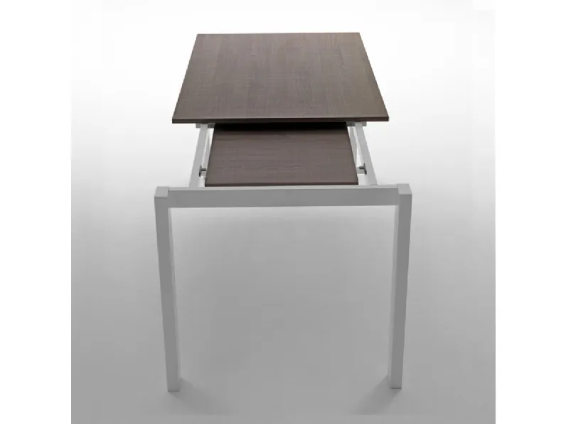 Tavolo MIDJ modello Bad. Tavolo allungabile con piano e allunga in alluminio e con struttura disponibile in varie finiture. 