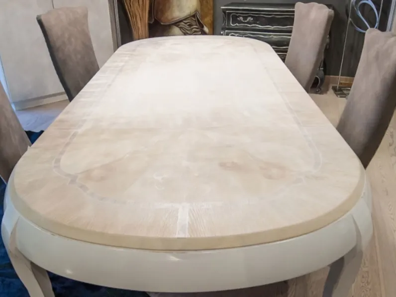 Tavolo ovale con basamento a quattro gambe Mm 606 di Marchetti