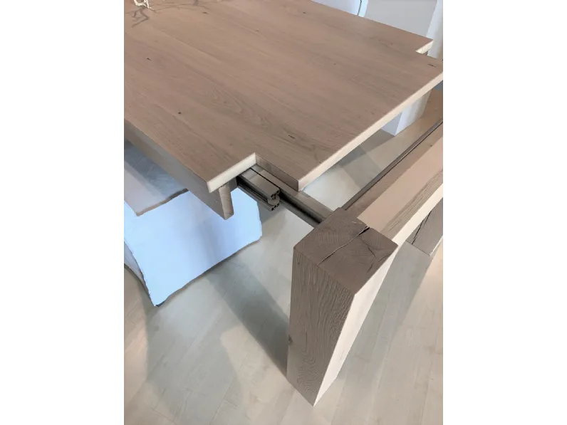Tavolo rettangolare in legno Rovere nodato massello Artigianale in Offerta Outlet