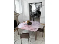Tavolo sagomato in marmo Milestone di Arketipo in Offerta Outlet 