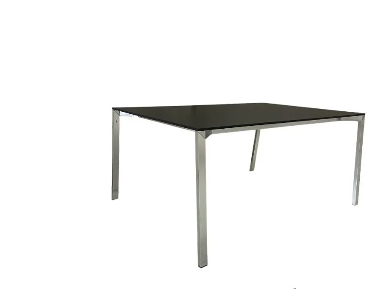 Tavolo Magis Table_One scontato 65%. Gambe lucide, 100x159 cm.